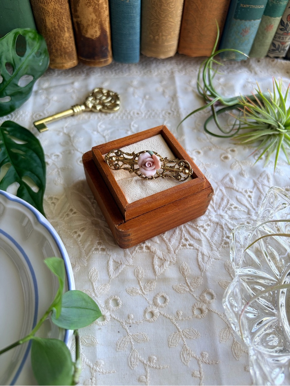 Vintage Floral Brooch